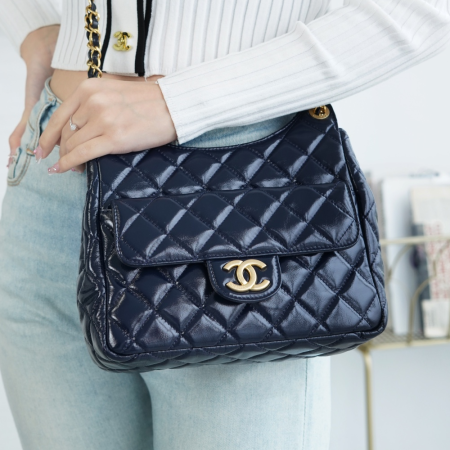 팬더샵 샤넬 23C 호보백 카프스킨 & 골드 유광 블루 미디움