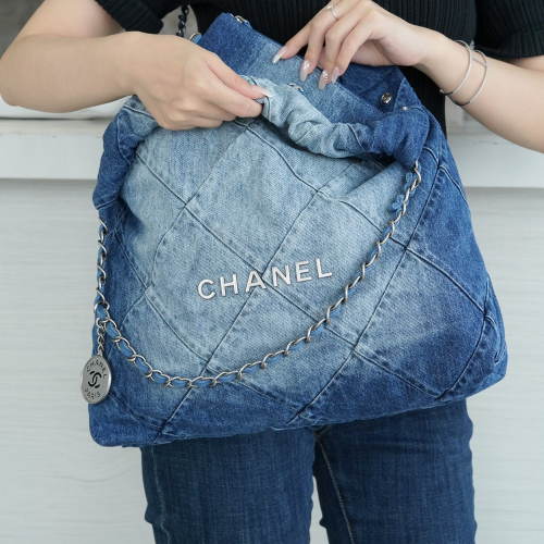 팬더샵 샤넬 23A 데님 블루 22백 미디움 은장