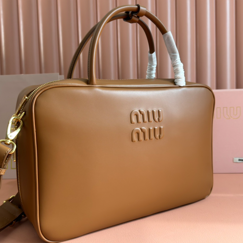 미우미우 BEAU 레더 토트백 라이트 브라운 5bb117