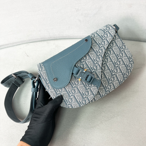 디올 새들 파우치 오블리크 자카드 그레이