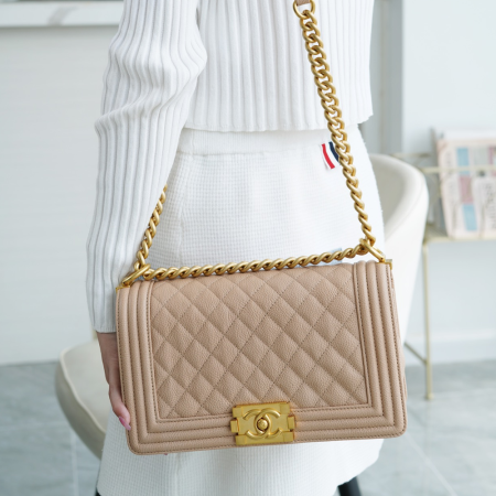 팬더샵 샤넬 보이백 캐비어 살구 금장 미디움