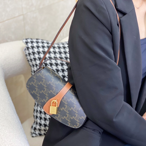 셀린느 클러치 온 스트랩 타부 트리옹프 캔버스 카프스킨 101592