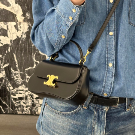 셀린느 로라 샤이니 카프스킨 토트백 블랙 119533