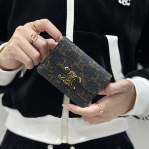 셀린느 샤이니 플랩 카드 지갑 탄 101582