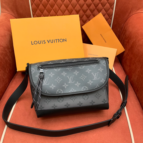 루이비통 펄스 메신저 크로스백 숄더백 M12681