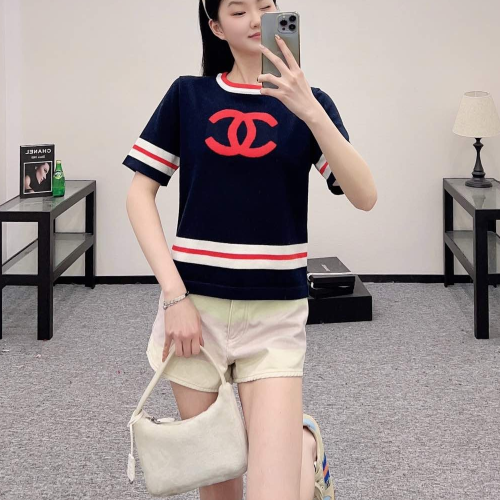 샤넬 25SS 스트라이프 CC로고 니트 반팔 네이비
