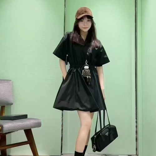 프라다 25SS 리나일론 프렌치 스커트