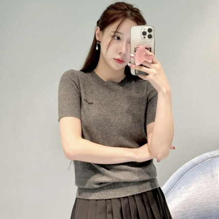 미우미우 캐시미어 스몰 로고 니트 반팔