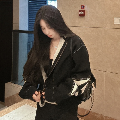 루이비통 멀티 패치 믹스드 레더 바시티 블루종 밀키 화이트