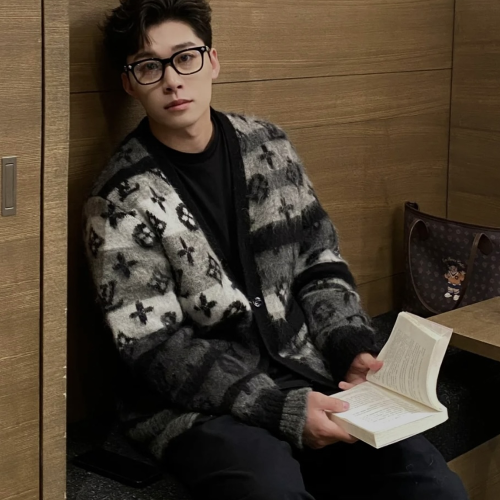 루이비통 모노그램 모헤어 가디건 1AF341