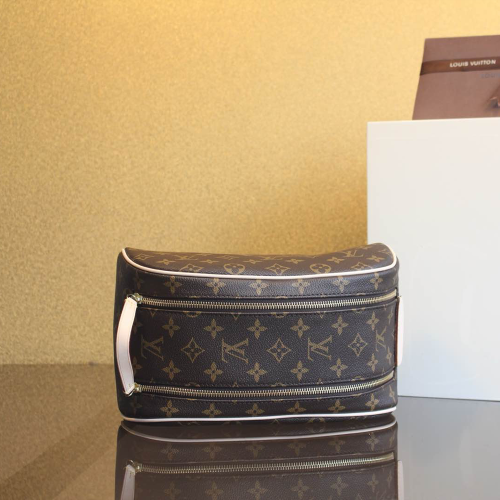 루이비통 킹 사이즈 토일레 트리백 M47528