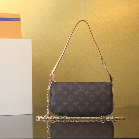 루이비통 포쉐트 악세수아 모노그램 M82766