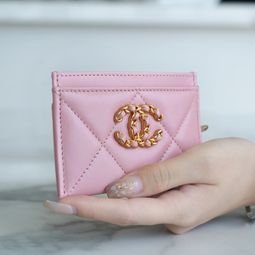 팬더샵 샤넬 19 카드 홀더 램스킨 & 골드 메탈 핑크