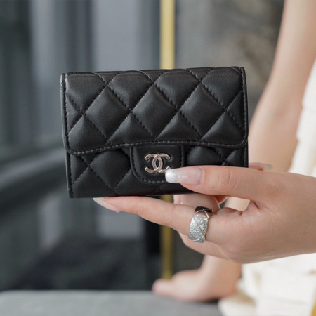 팬더샵 샤넬 클래식 스몰 플랩 지갑 램스킨 & 실버 메탈 블랙