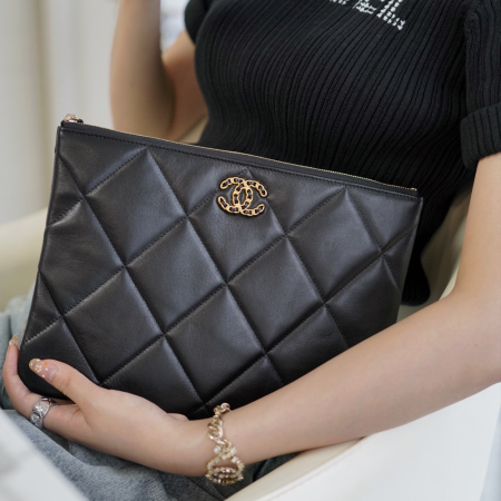 팬더샵 샤넬 19 파우치 램스킨 블랙