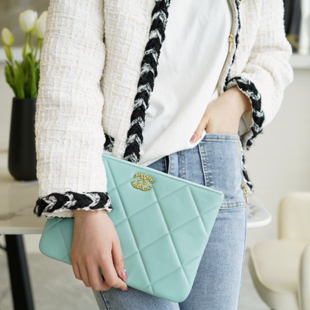 팬더샵 샤넬 19 파우치 램스킨 티파니 블루