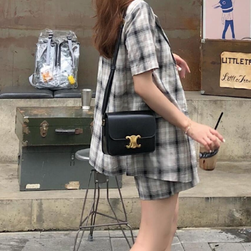 셀린느 트리옹프 클래식 샤이니 숄더백 스몰 블랙 188423