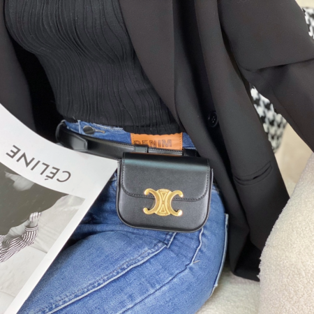 셀린느 샤이니 카프스킨 트리오페 벨트 백 블랙 45BCN3