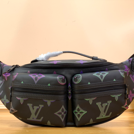 루이비통 코멧 벨트 백 M22494
