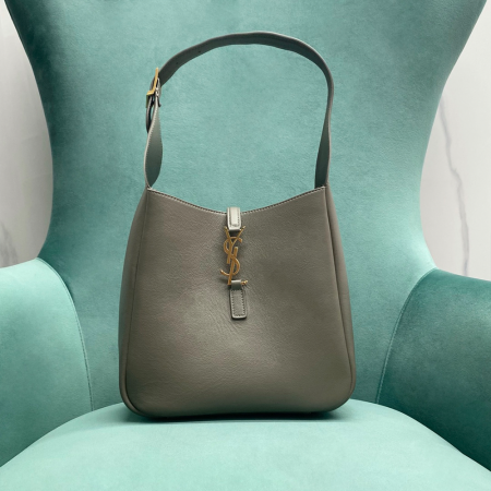 생로랑 LE 5 A 7 스무스 레더 스몰 호보백 올리브 713938