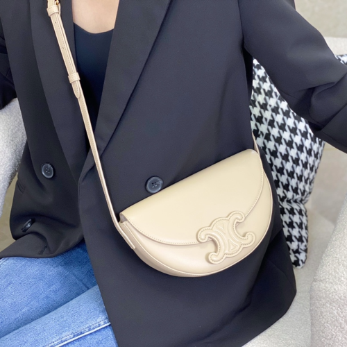 셀린느 스무스 카프스킨 베사체 퀴르 트리옹프 누드 111233