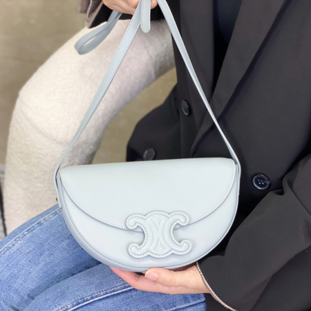 셀린느 스무스 카프스킨 베사체 퀴르 트리옹프 아이스블루 111233