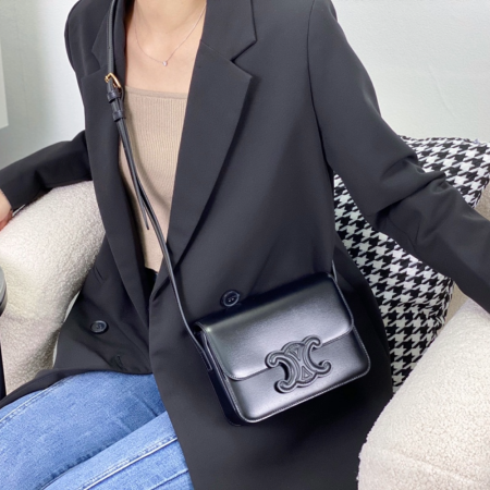 셀린느 트리오페 캔버스 박스 숄더백 스몰 블랙 199223