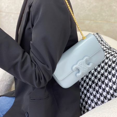 셀린느 퀴르 트리오페 플랩 체인 숄더백 블루 199243