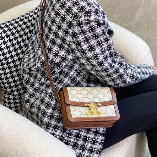 셀린느 클래식 트리오페 숄더백 스몰 화이트 탄 188882