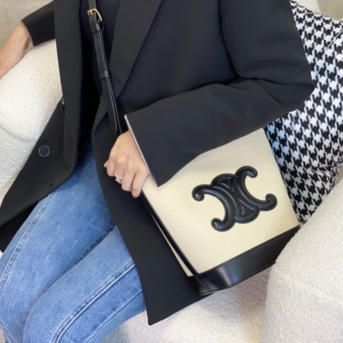 셀린느 카프스킨 퀴르 트리옹프 스몰 버킷 숄더백 화이트 블랙 198243