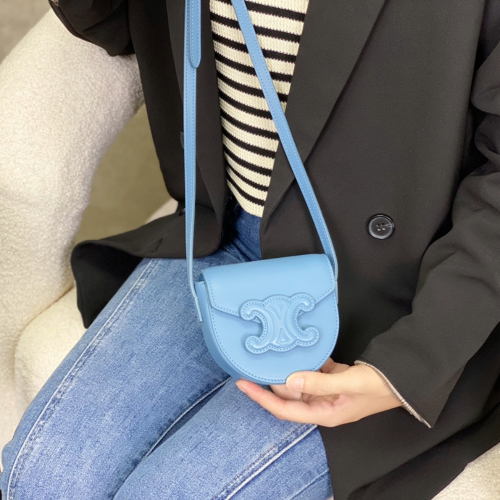 셀린느 스무스 카프스킨 미니 베사체 트리옹프 백 데님 10J303