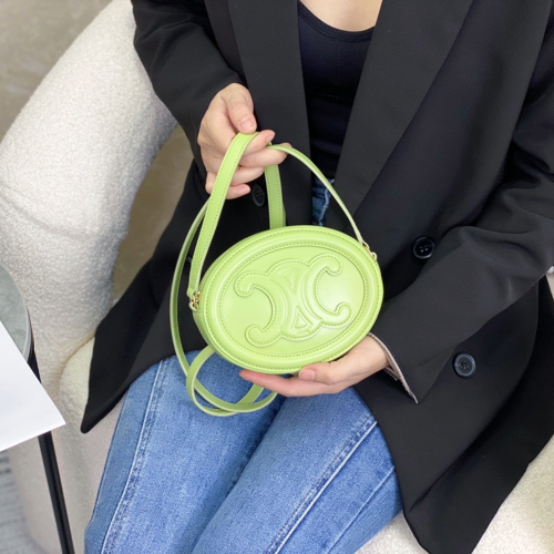 셀린느 트리오페 오벌 펄스 미니 크로스백 라이트제이드 101703