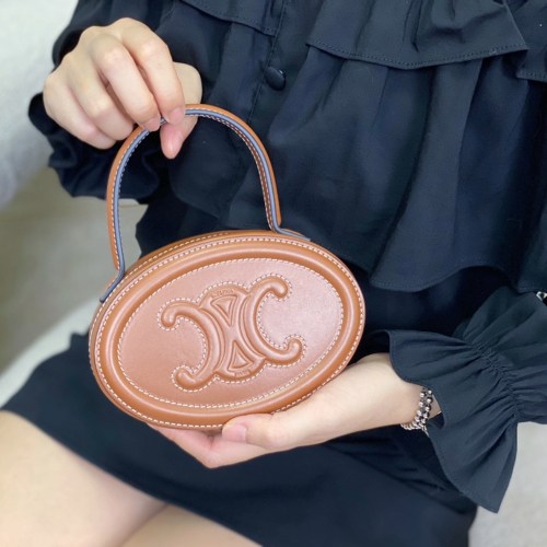 셀린느 트리오페 오벌 펄스 핸드백 탄 198613