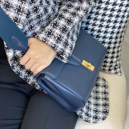 셀린느 틴16 소프트 숄더백 블루 196853