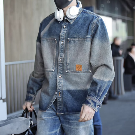 루이비통 선페이디드 이펙트 데님 롱 슬리브드 셔츠 1AHCI6