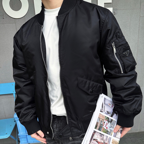 프라다 리나일론 봄버 자켓 블랙