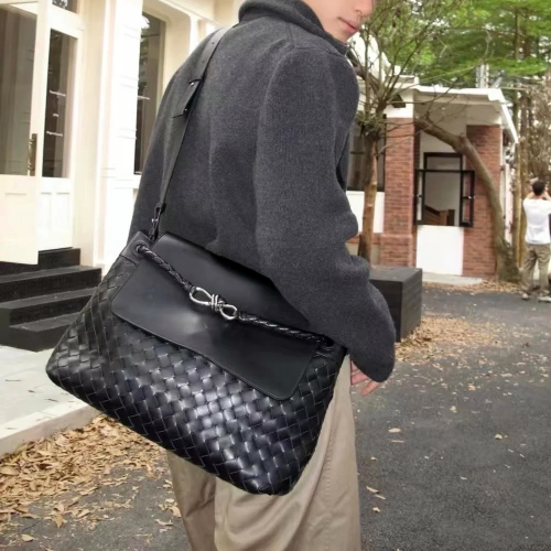 보테가베네타 인트레치아토 레더 토트백 블랙 807715