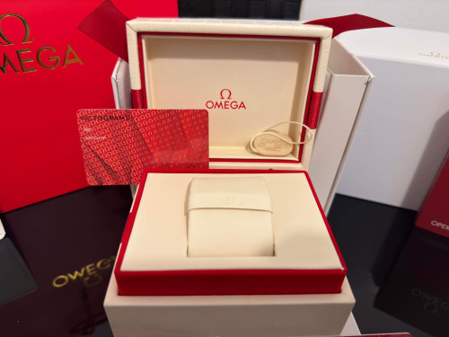 오메가 시계 케이스 및 구성품