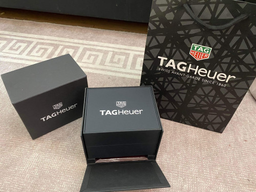 태그호이어 시계 케이스 및 구성품